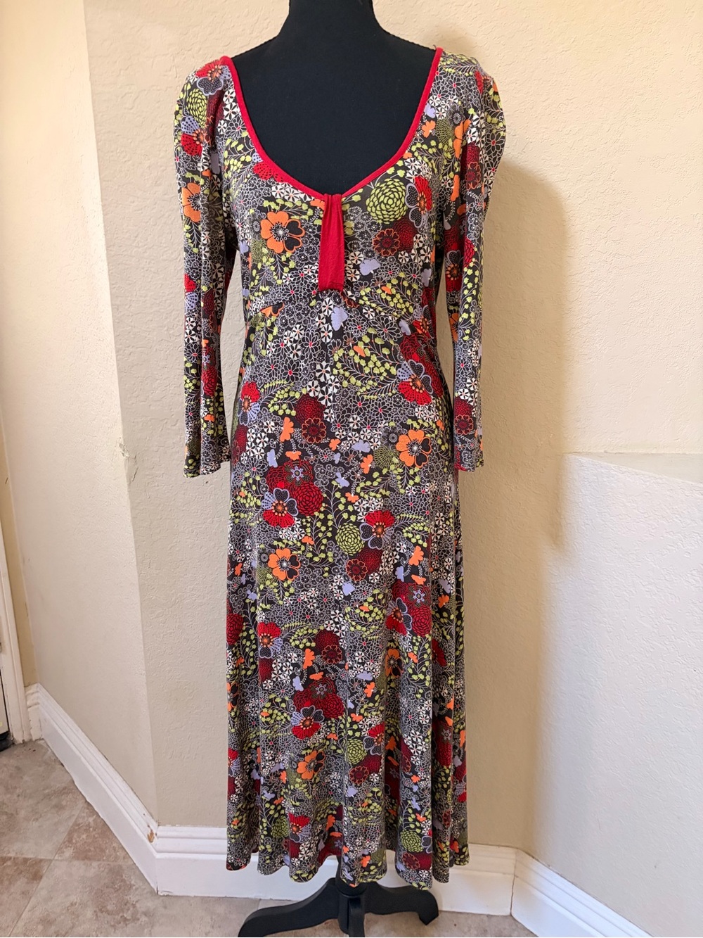 Floral Scoop-Neck Maxi Dress in Red & Orange